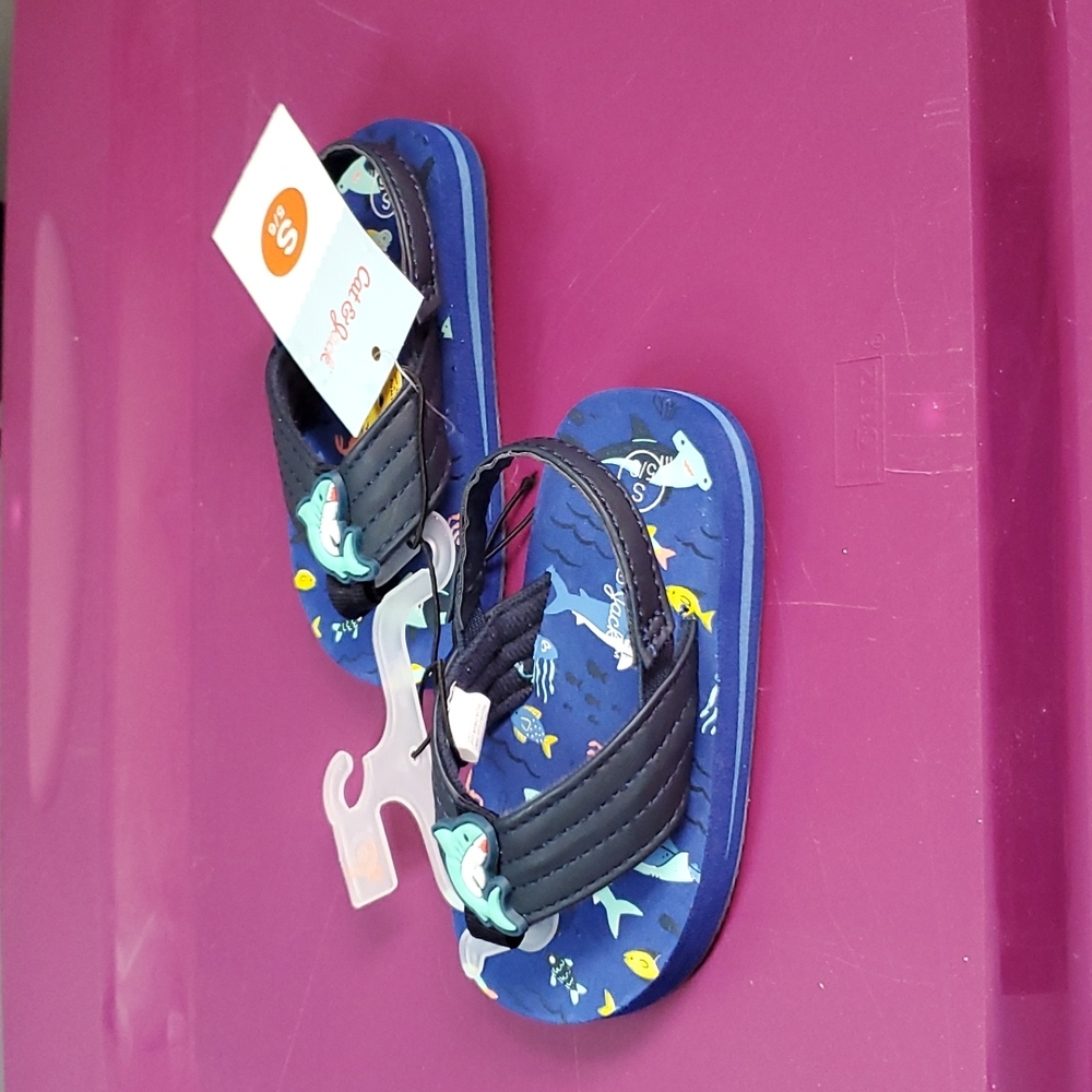 Cat & Jack, baby shark, flip flops/ sandals, navy, size 5/6 - Picture 2 of 8
